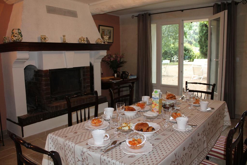 Mas De La Douceur Bed & Breakfast Saint-Andiol Ngoại thất bức ảnh