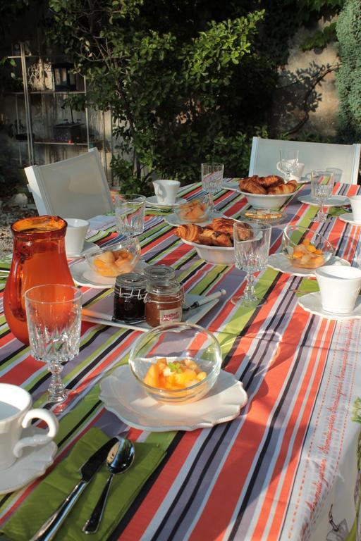 Mas De La Douceur Bed & Breakfast Saint-Andiol Ngoại thất bức ảnh