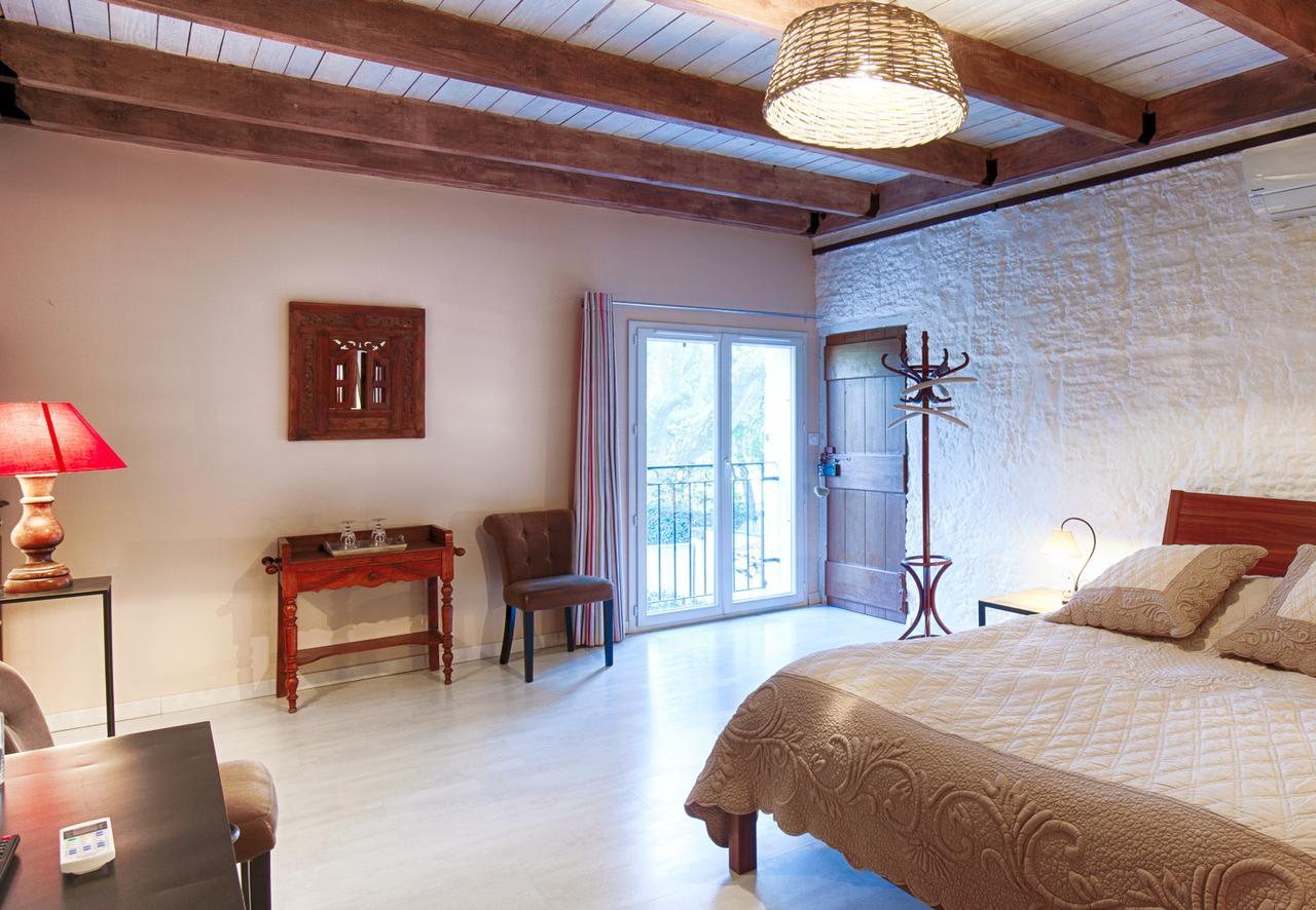 Mas De La Douceur Bed & Breakfast Saint-Andiol Ngoại thất bức ảnh